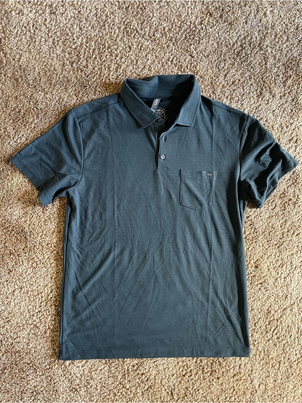 Vuori Ace Men’s Size L Golf Polo Charcoal Fall Casual Summer Vacation Athlerix